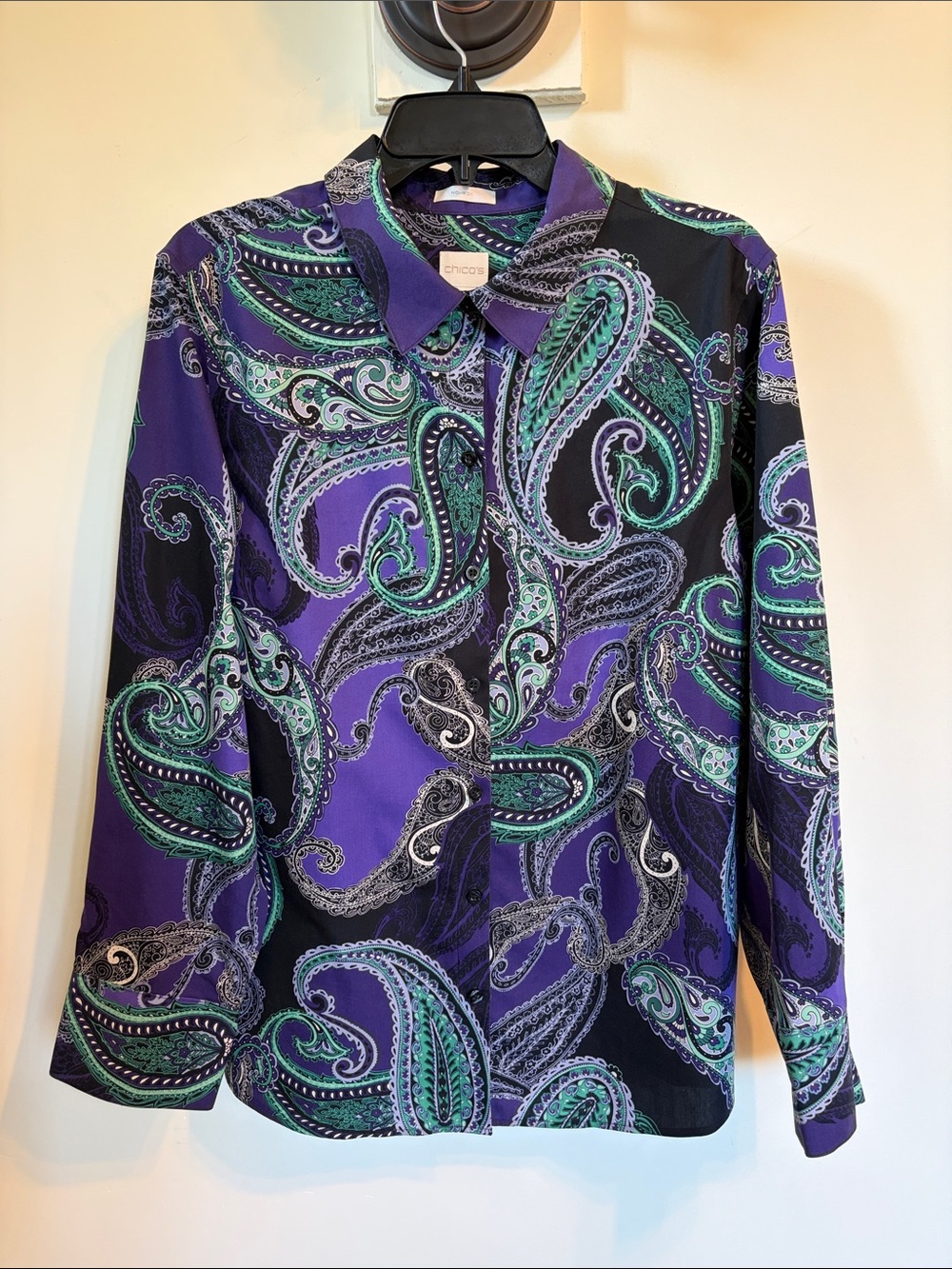 Chico’s No Iron Paisley Button Front Shirt Size 3 XL Purple Green Cotton